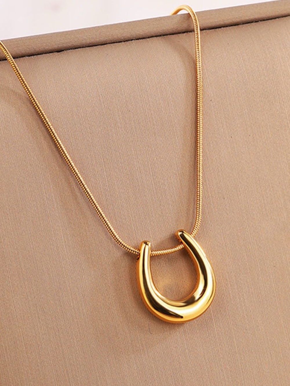 Gold plated Horseshoe Pendant Necklace - Women Jewelry waterproof stainless